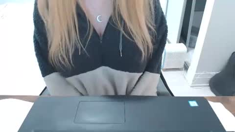 Check Out My NSFW OnlyFans Link On Bio online show from November 19, 12:32 am