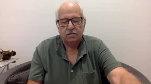 kymstuart59 online show from May 2, 2:39 am