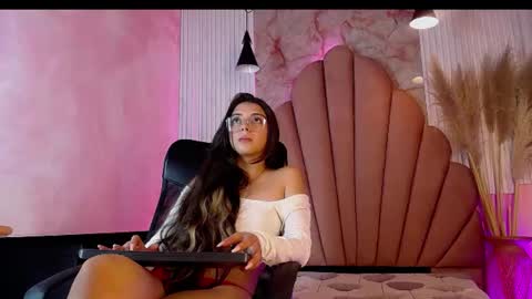 kyomi_hunt online show from June 12, 4:11 am