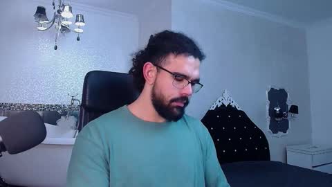 KysonRhodes online show from December 18, 5:25 am