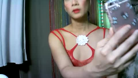 kyutshyne online show from February 23, 3:29 pm