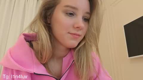 lina online show from December 14, 9:43 pm