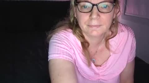 l4dyc4pricorn76 online show from April 25, 11:45 am