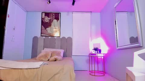 Cris  online show from March 3, 11:33 am