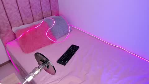 lana  foxx Model  independient online show from June 13, 11:37 pm