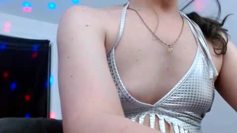 Snapshot of laceyphoenix1 chatting on October 20, 4:28 am Lacey Phoenix online show from October 20, 4:28 am