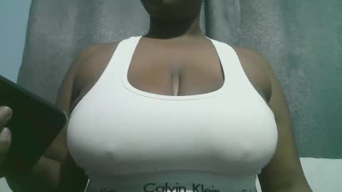 Snapshot of lady_dearra chatting on October 22, 3:21 am lady_dearra online show from October 22, 3:21 am