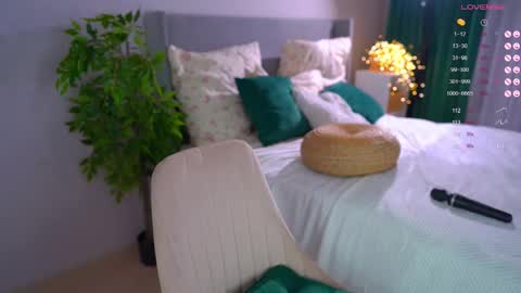 Ella online show from October 16, 4:06 pm