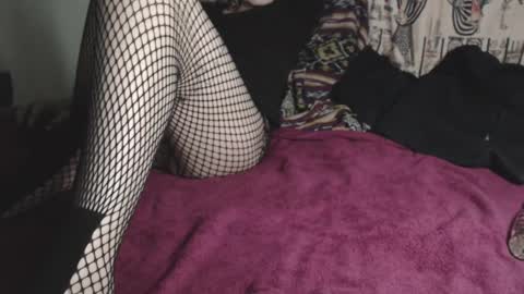 Snapshot of lady_simone chatting on February 23, 9:00 am lady_simone online show from February 23, 9:00 am