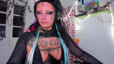 Mia online show from November 27, 9:44 pm