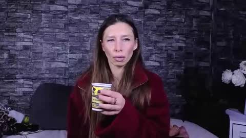 Jenny online show from February 5, 3:26 pm