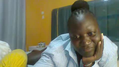 lindah32 online show from May 8, 1:22 am