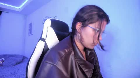  Lady  online show from February 3, 6:22 am