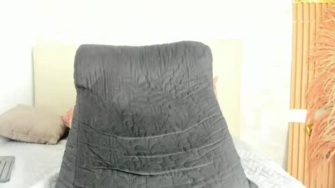  Danna................. online show from April 18, 7:07 pm