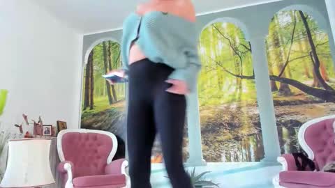Snapshot of ladygilda chatting on October 21, 1:38 pm LADYGILDA online show from October 21, 1:38 pm