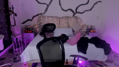 Lady  online show from October 23, 5:31 am