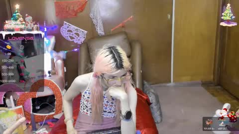 Skinnygirl online show from March 3, 10:52 pm