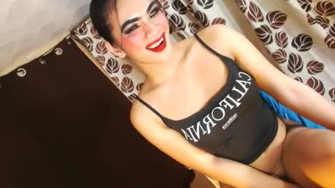 YoungMisstresslaira not into cheap online show from December 6, 11:08 pm