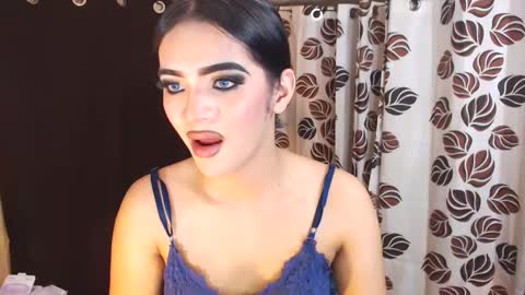 YoungMisstresslaira not into cheap online show from December 30, 11:17 pm