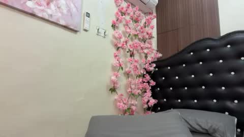 kristine online show from August 4, 6:59 pm
