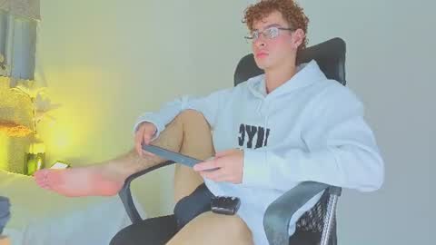 lancelot_grey online show from June 11, 12:43 am
