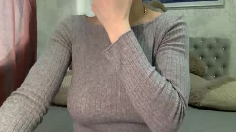 langoria online show from April 17, 2:30 pm