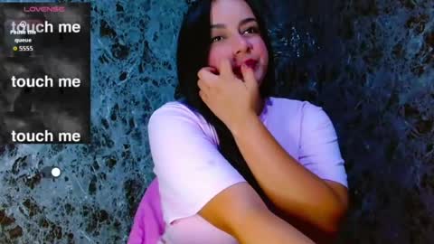 Lanna online show from August 4, 2:02 pm