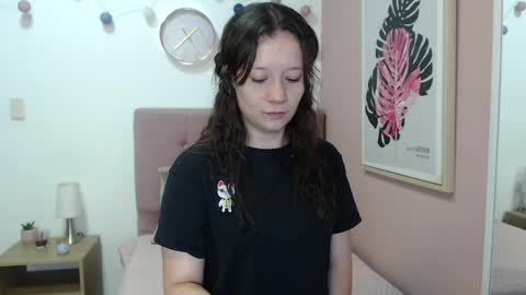 Lanna online show from June 3, 2:33 pm
