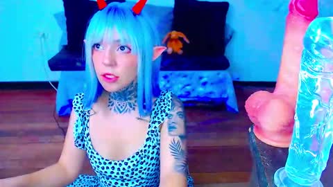 Snapshot of lannie_gonzales chatting on September 13, 9:17 pm LANNIE online show from September 13, 9:17 pm