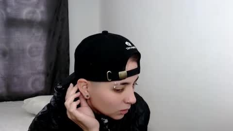 Snapshot of lannie_gonzales chatting on March 11, 8:53 pm LANNIE online show from March 11, 8:53 pm