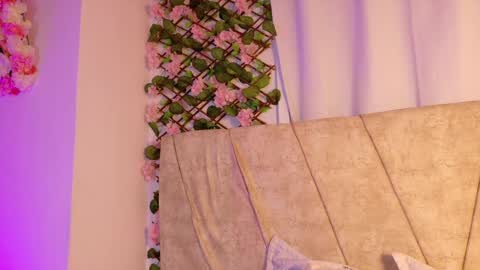 Lara Gill online show from November 26, 2:47 pm