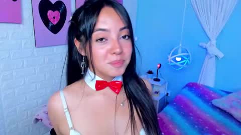 Snapshot of laraa_rous chatting on October 13, 8:11 pm lara online show from October 13, 8:11 pm