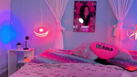 Snapshot of laraa_rous chatting on October 1, 3:05 am lara online show from October 1, 3:05 am