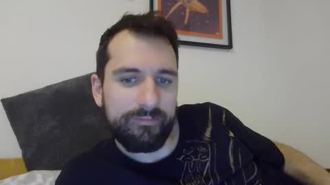 laraaan online show from March 21, 8:35 pm