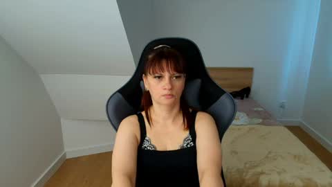 laraamoon online show from March 28, 1:23 pm