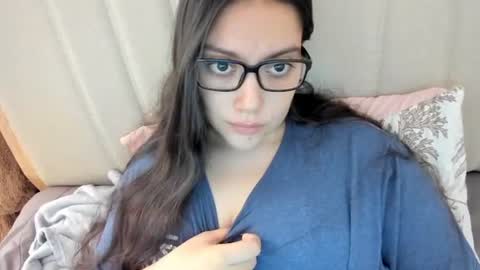 lara online show from March 12, 5:49 pm