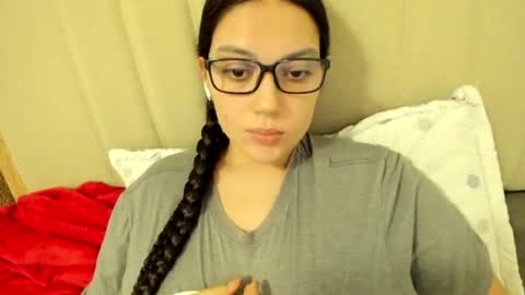 lara online show from May 17, 11:36 pm