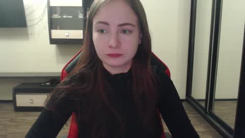 Laralianna online show from February 7, 6:45 pm