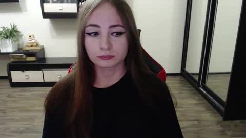 Laralianna online show from September 19, 5:05 pm