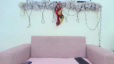 Lara Murphy online show from December 17, 7:20 pm