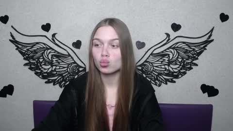 LaraPika online show from February 8, 6:11 pm