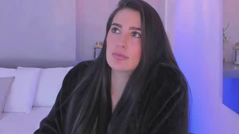 Laura online show from June 11, 2:53 am