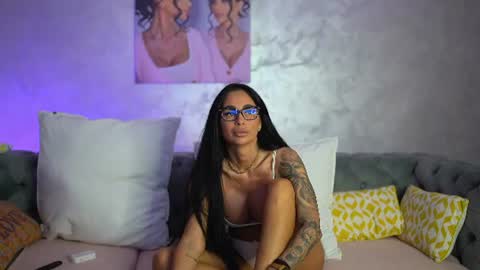Lara online show from June 18, 7:19 pm