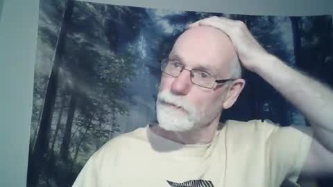 Snapshot of larbie chatting on January 4, 2:56 am Larbie online show from January 4, 2:56 am