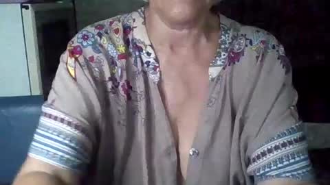 larisaq4ugo24 online show from June 23, 2:12 pm