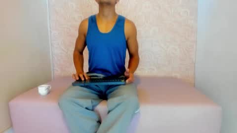 LARRY online show from January 12, 12:34 pm