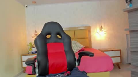  MIA  online show from September 18, 12:20 pm