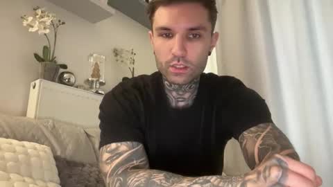 larsskeet online show from December 18, 10:54 am