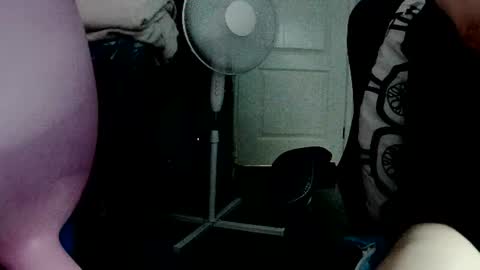 latexchris77 online show from August 4, 6:48 pm