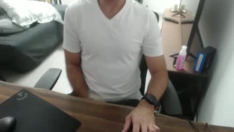 latexdave84 online show from March 3, 10:33 am